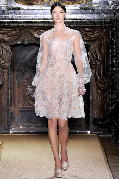 Look 11